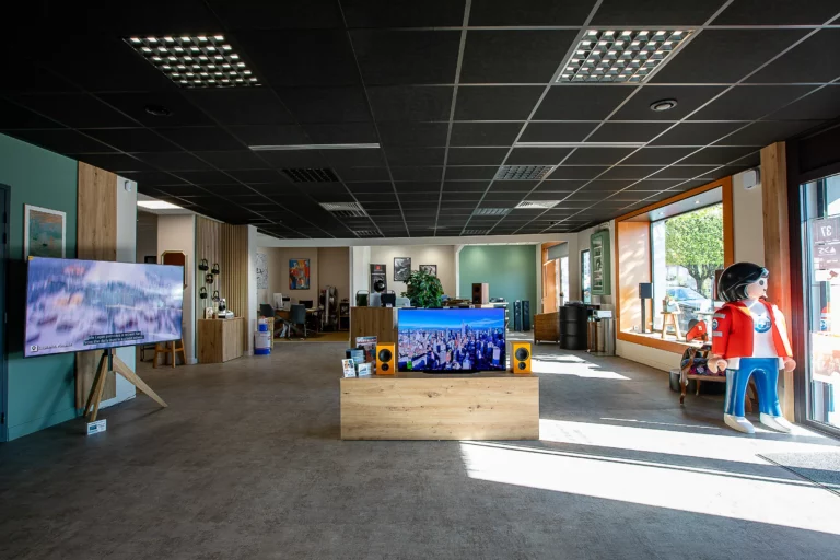 Magasin spécialisé dans l'installation et l'intégration d'appareils audiovisuels à Oyonnax